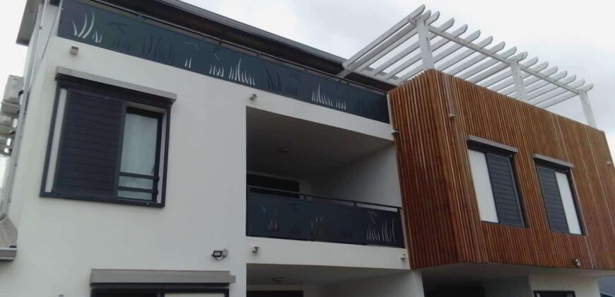 Location d’un appartement de standing de 98.73m2 avec parking à Saline les Hauts