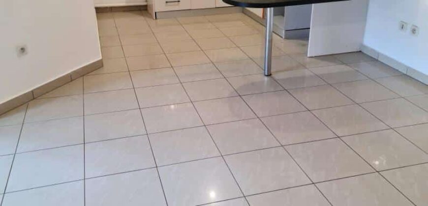A louer un appartement T3 de 60m2 dans une résidence sécurisée à Sainte Clotilde