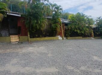 À vendre un ensemble de 7 appartements de plain-pied situé à Saint Gilles Les Bains