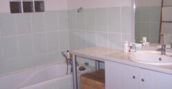 À vendre un agréable appartement T4 d’environ 54 m2 situé dans une résidence sécurisée avec piscine au Tampon