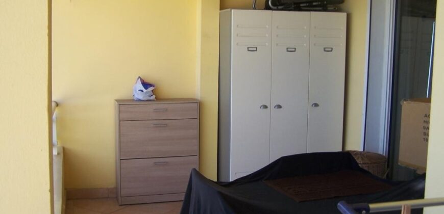 À vendre un agréable appartement T4 d’environ 54 m2 situé dans une résidence sécurisée avec piscine au Tampon