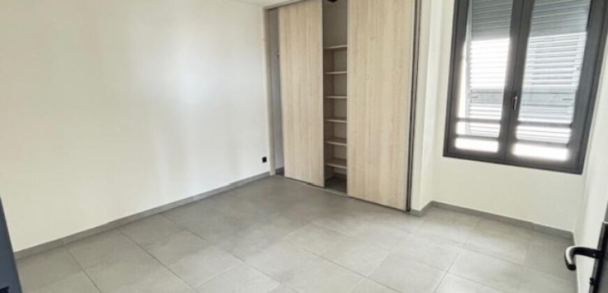 A vendre un appartement neuf de 94m2 au centre ville de Saint Denis