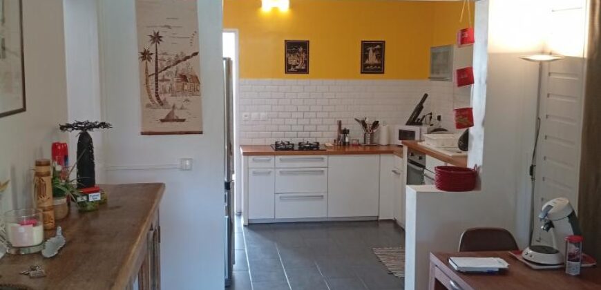 En vente une ravissante villa T4 avec piscine située dans la station balnéaire de Saint Pierre