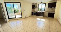 En vente un appartement T3 dans une résidence proche des commodités à Sainte Clotilde