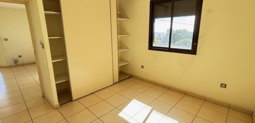 En vente un appartement T3 dans une résidence proche des commodités à Sainte Clotilde