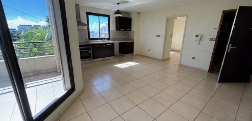 En vente un appartement T3 dans une résidence proche des commodités à Sainte Clotilde