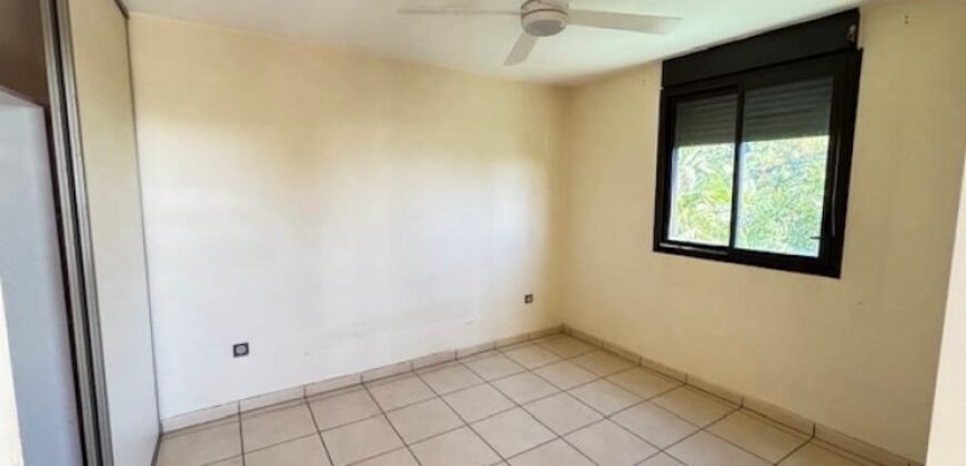 En vente un appartement T3 dans une résidence proche des commodités à Sainte Clotilde