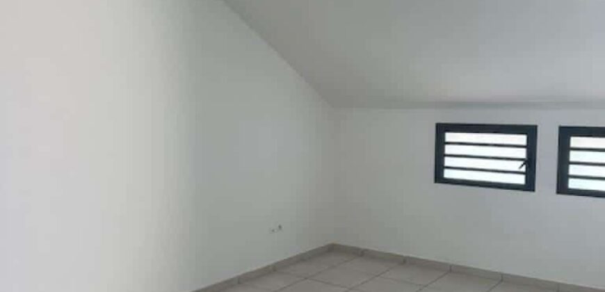 À louer un appartement T2 de 32.69 m2 situé en plein centre de Saint Louis