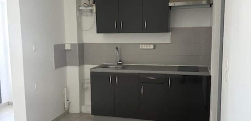 À louer un appartement T2 de 32.69 m2 situé en plein centre de Saint Louis