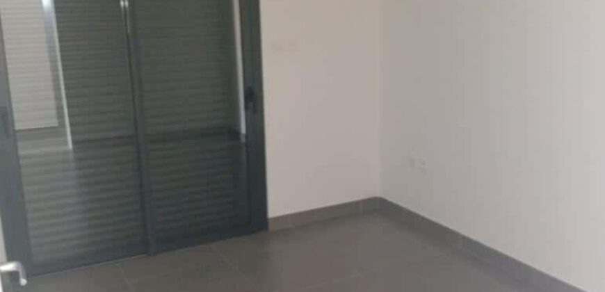 A louer un spacieux appartement F4 de 138 m² dans une résidence récente avec belle vue mer à La Saline-les-Hauts