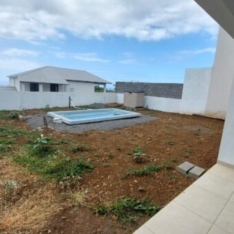 A vendre une villa contemporaine neuve de 128m2 nichée dans le quartier recherché de Beauséjour