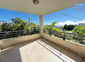 En vente un appartement T3 dans une résidence proche des commodités à Sainte Clotilde
