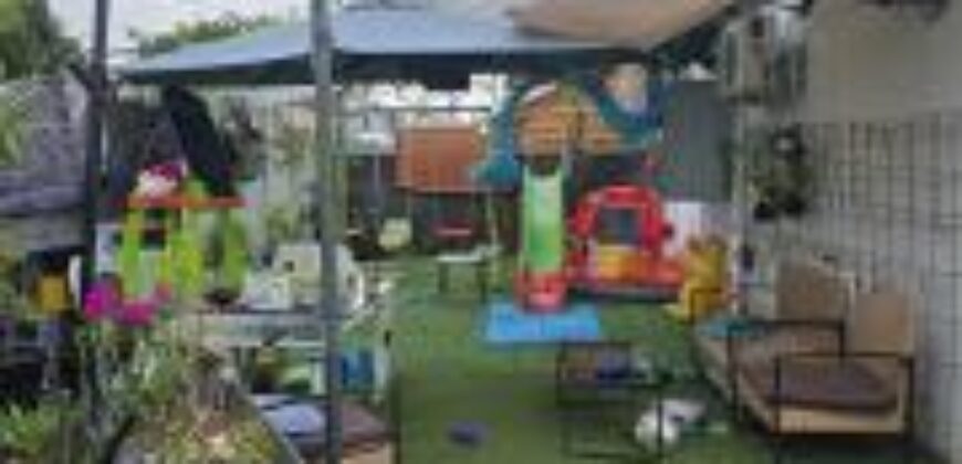 A vendre une villa divisée en deux logements indépendants proche des commerces à Bras Panon A vendre une villa divisée en deux logements indépendants proche des commerces à Bras Panon