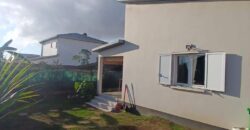Location d’une charmante villa de type F4 avec jardin à Saline les Hauts