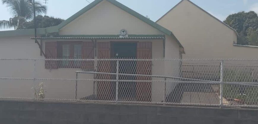 A vendre une villa d’environ 63m2 sur un terrain de 305m2 au Port