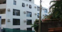 A louer un studio meublé de 23.99m2 dans le rampes de St François à Saint Denis