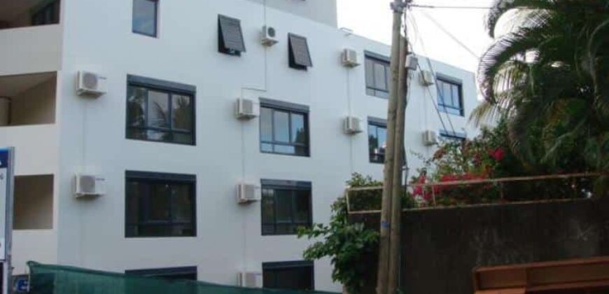 A louer un studio meublé de 23.99m2 dans le rampes de St François à Saint Denis