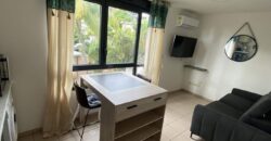 A louer un studio meublé de 23.99m2 dans le rampes de St François à Saint Denis