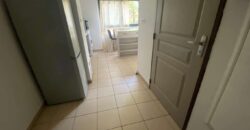 A louer un studio meublé de 23.99m2 dans le rampes de St François à Saint Denis