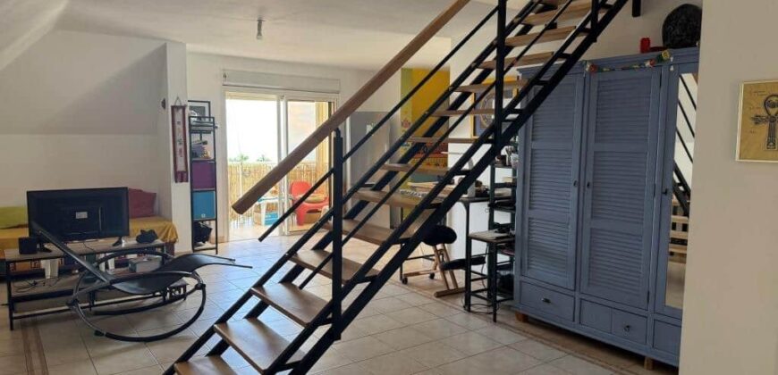 À vendre superbe appartement duplex de type F3 d’environ 83 m2 situé à Trois Mares au Tampon