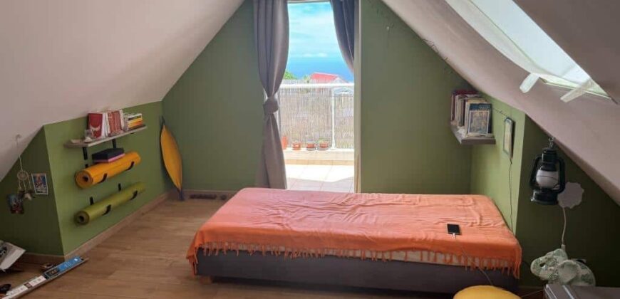 À vendre superbe appartement duplex de type F3 d’environ 83 m2 situé à Trois Mares au Tampon