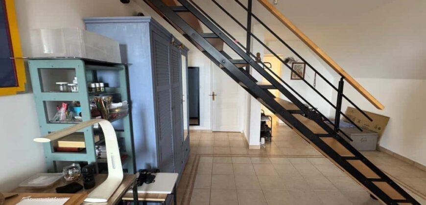 À vendre superbe appartement duplex de type F3 d’environ 83 m2 situé à Trois Mares au Tampon