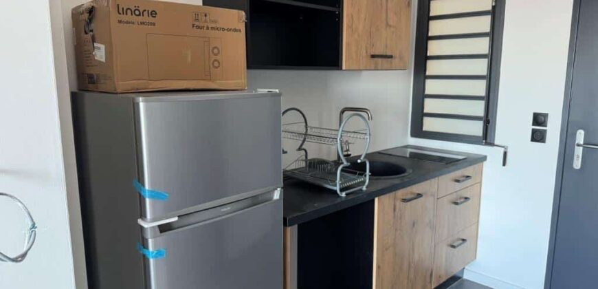 A louer studios neufs, meublés et équipés situés dans une résidence neuve proche du centre ville au Tampon