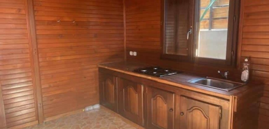 Location une petite maison avec jardin située dans une impasse calme aux Avirons