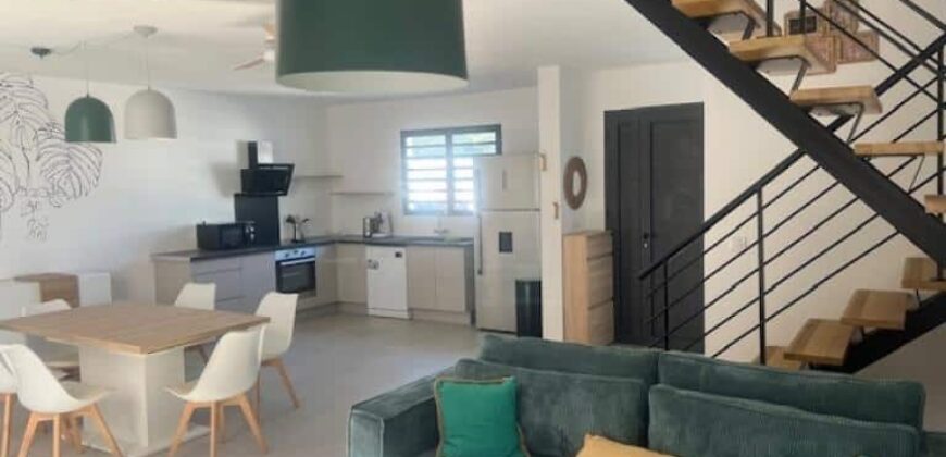 Superbe villa T4 meublée à louer située en plein centre-ville de l’Étang-Salé les Hauts