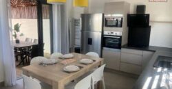 À louer une belle villa F4 meublée située en plein centre-ville de l’Étang-Salé les Hauts