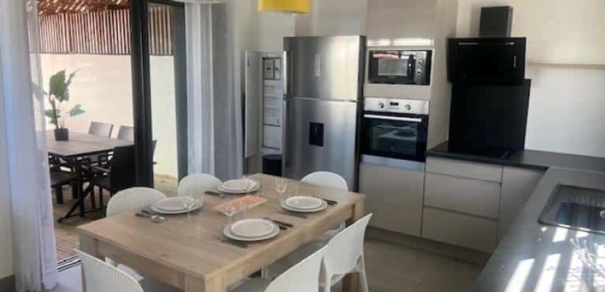 À louer une belle villa F4 meublée située en plein centre-ville de l’Étang-Salé les Hauts
