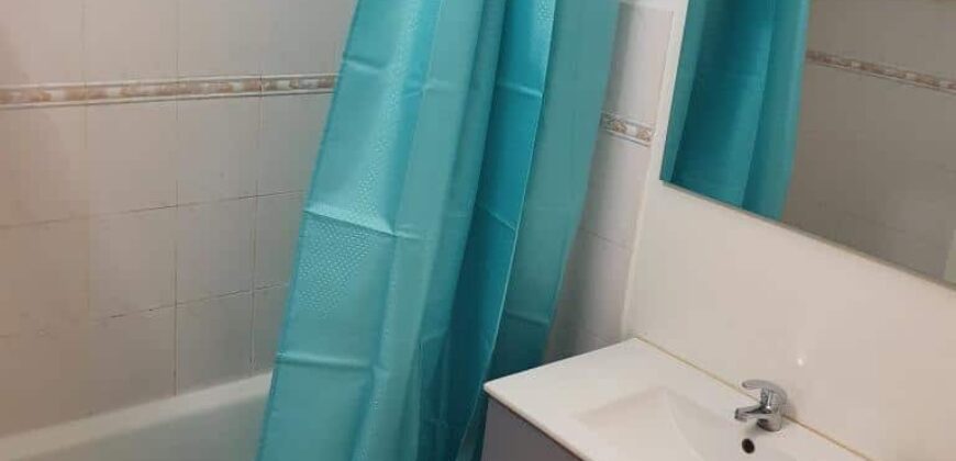 A louer un lumineux appartement meublé de 49m2 proche de la plage et commerces à Saint Pierre