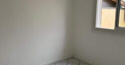 Louez cette superbe villa T5 en duplex située dans un quartier calme et résidentiel au Tampon