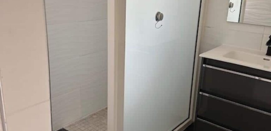 Louez cette superbe villa T5 en duplex située dans un quartier calme et résidentiel au Tampon
