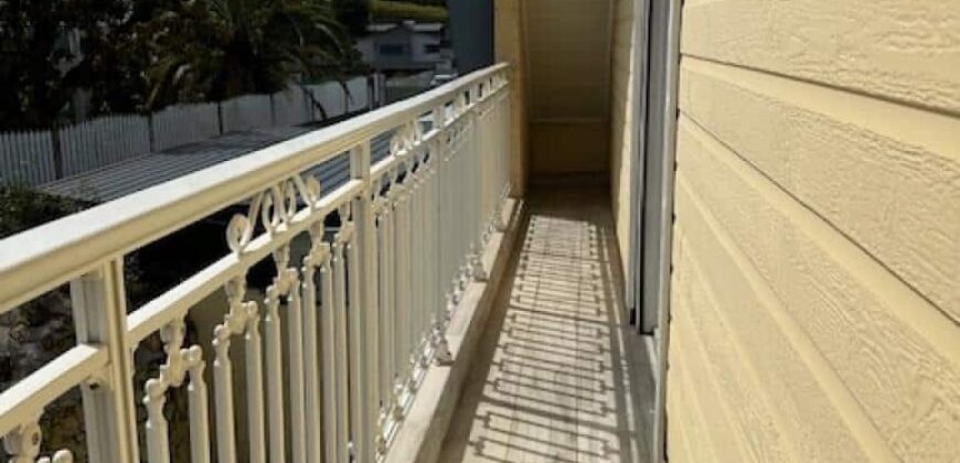 Louez cette superbe villa T5 en duplex située dans un quartier calme et résidentiel au Tampon