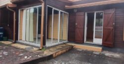 En vente une maison bourbon bois de type F4 située au Guillaume Saint Paul