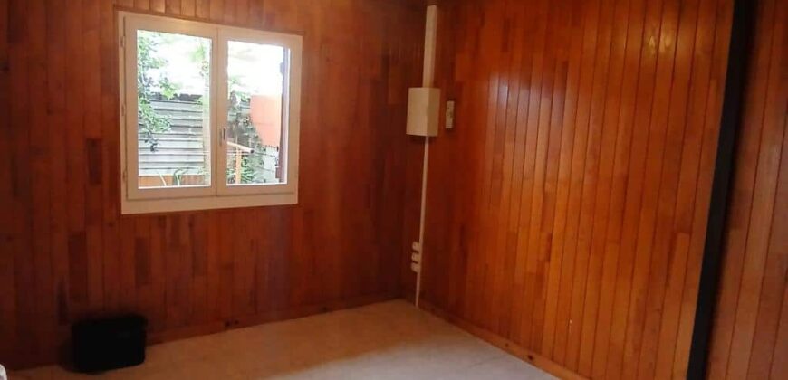 En vente une maison bourbon bois de type F4 située au Guillaume Saint Paul