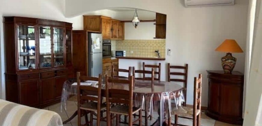 À louer charmante maison T4 meublée située dans le quartier calme de Terre Sainte-Pierre