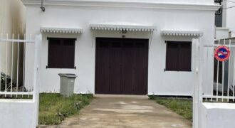 À louer à Saint-Denis une grande villa avec local professionnel indépendant idéale profession libérale