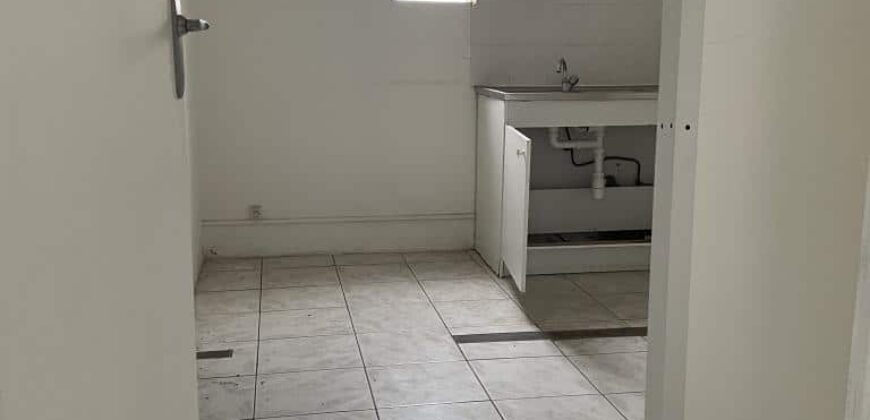 À louer à Saint-Denis une grande villa avec local professionnel indépendant idéale profession libérale