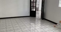 À louer à Saint-Denis une grande villa avec local professionnel indépendant idéale profession libérale