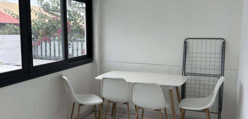Location d’un agréable appartement T2 meublé de 44 m2 situé à la Ligne Paradis Saint Pierre