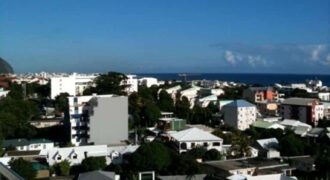 A vendre un appartement de type F2 de 44,97m2 dans une résidence à Sainte Clotilde