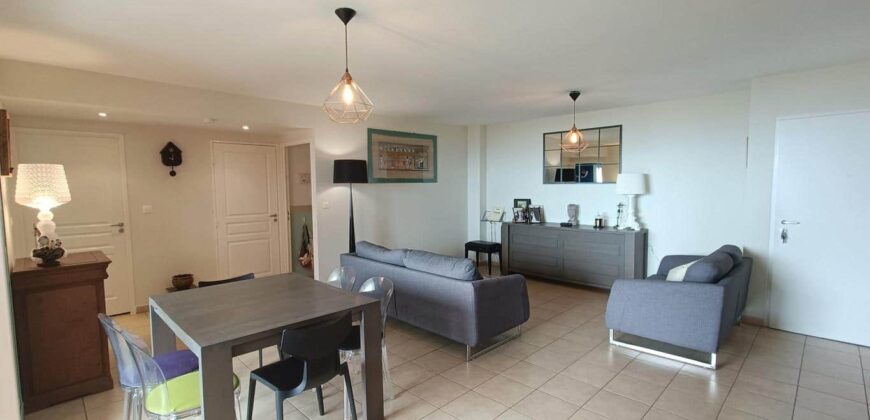 En vente un magnifique appartement T4 dans une résidence sécurisée avec piscine au centre ville de Saint Denis