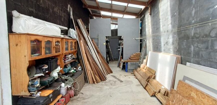 En vente une superbe villa de 200m2 avec varangue de 100m2 proche des commerces à Sainte Anne