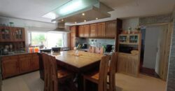En vente une superbe villa de 200m2 avec varangue de 100m2 proche des commerces à Sainte Anne