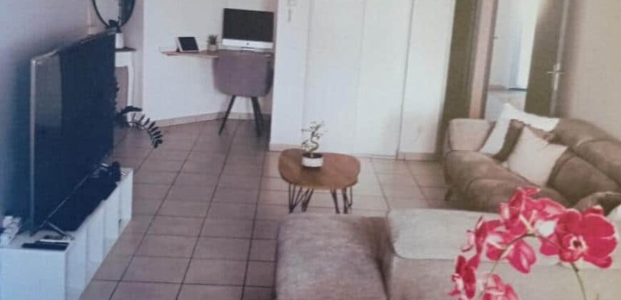 À vendre un bel appartement lumineux de type F3 situé à Saint Pierre