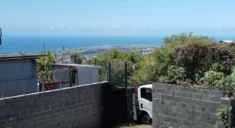 A vendre une parcelle de terrain constructible de 246m2 avec vue mer dans un environnement résidentiel calme a La Bretagne