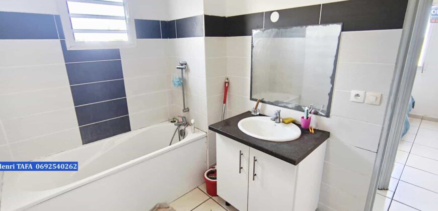 A vendre un appartement T2 de 54.65m2 avec vue mer à Saint Joseph