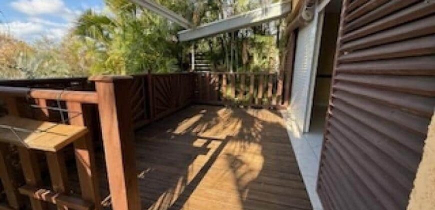 En vente un bel appartement F3/4 en rez-de-jardin d’un immeuble à La Possession